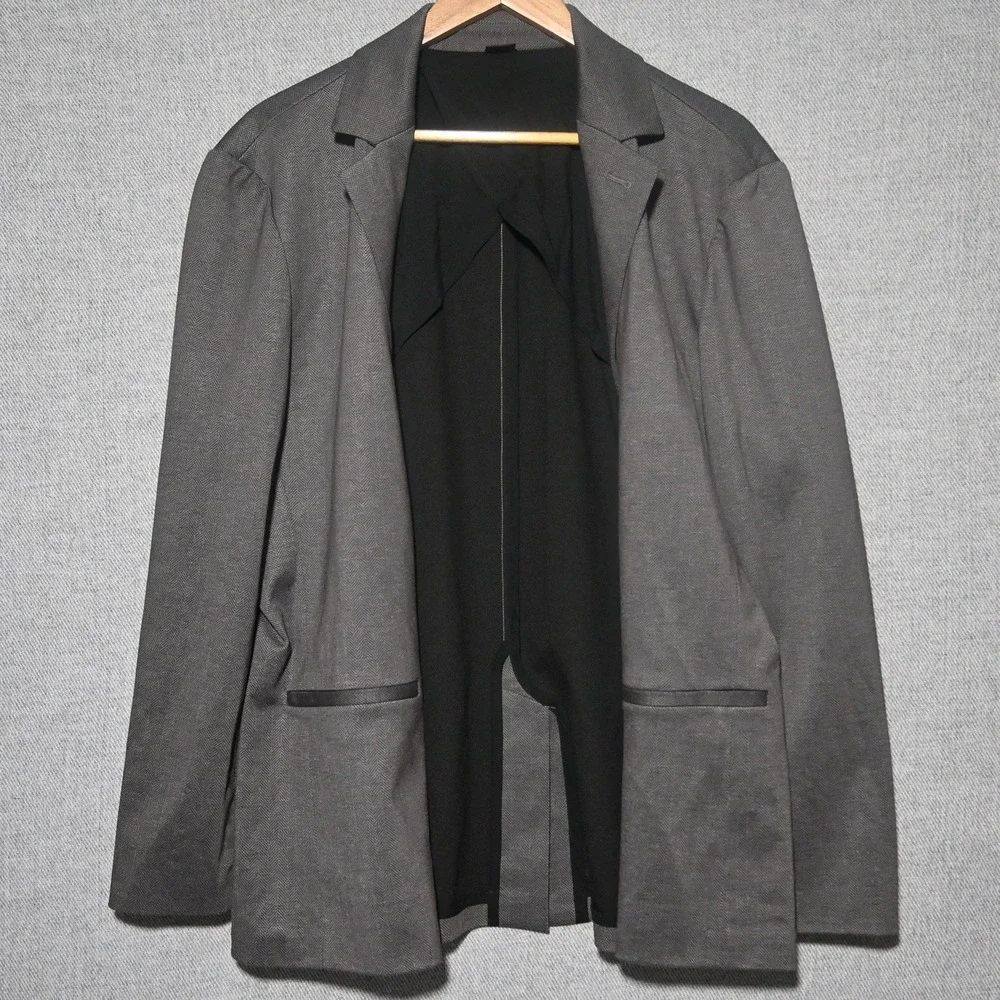 Mizzen+Main 82% polyester